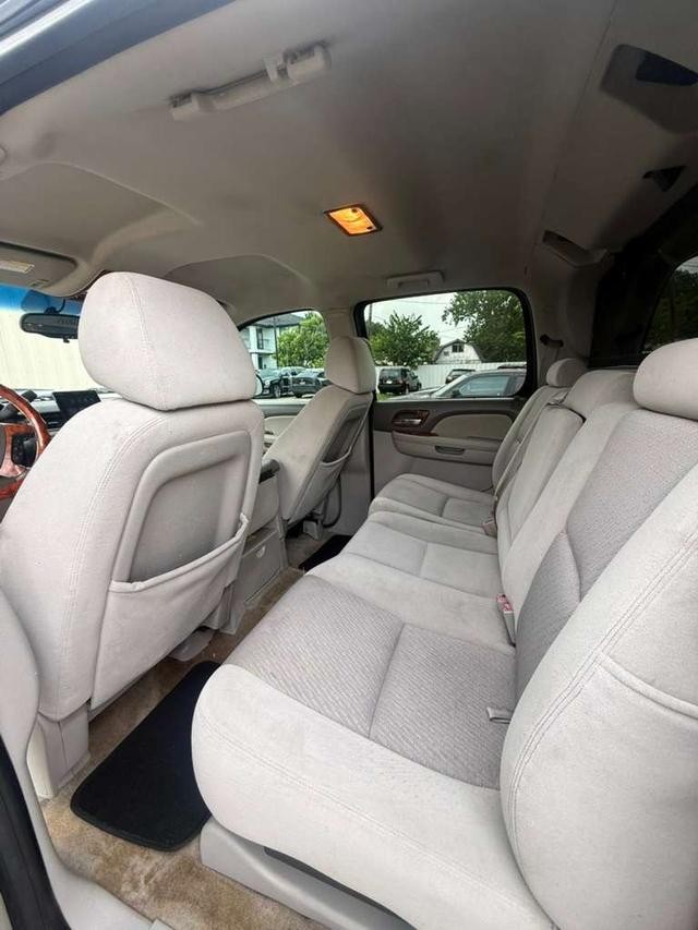 Chevrolet Avalanche Vehicle Full-screen Gallery Image 08