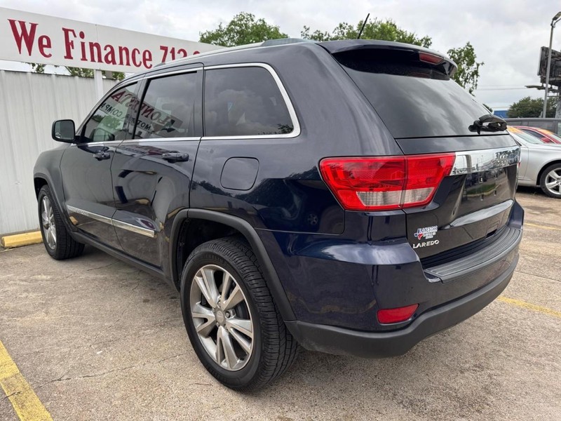 Jeep Grand Cherokee Vehicle Full-screen Gallery Image 06