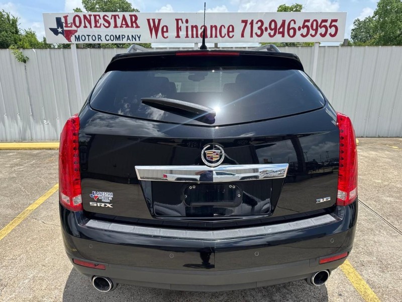Cadillac SRX Vehicle Full-screen Gallery Image 04