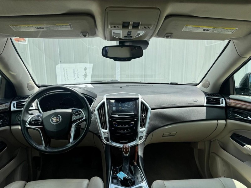 Cadillac SRX Vehicle Full-screen Gallery Image 10