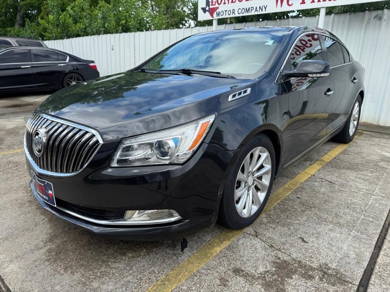 Buick LaCrosse Vehicle Full-screen Gallery Image 02