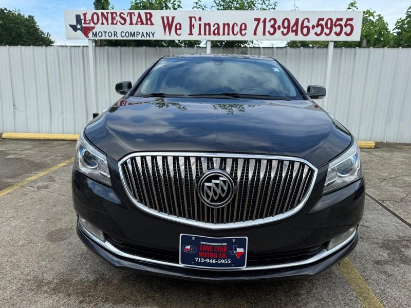 Buick LaCrosse Vehicle Full-screen Gallery Image 03