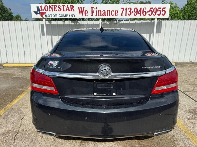Buick LaCrosse Vehicle Full-screen Gallery Image 04