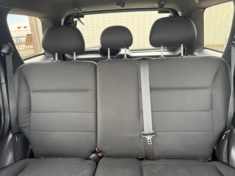 Ford Escape Vehicle Full-screen Gallery Image 09