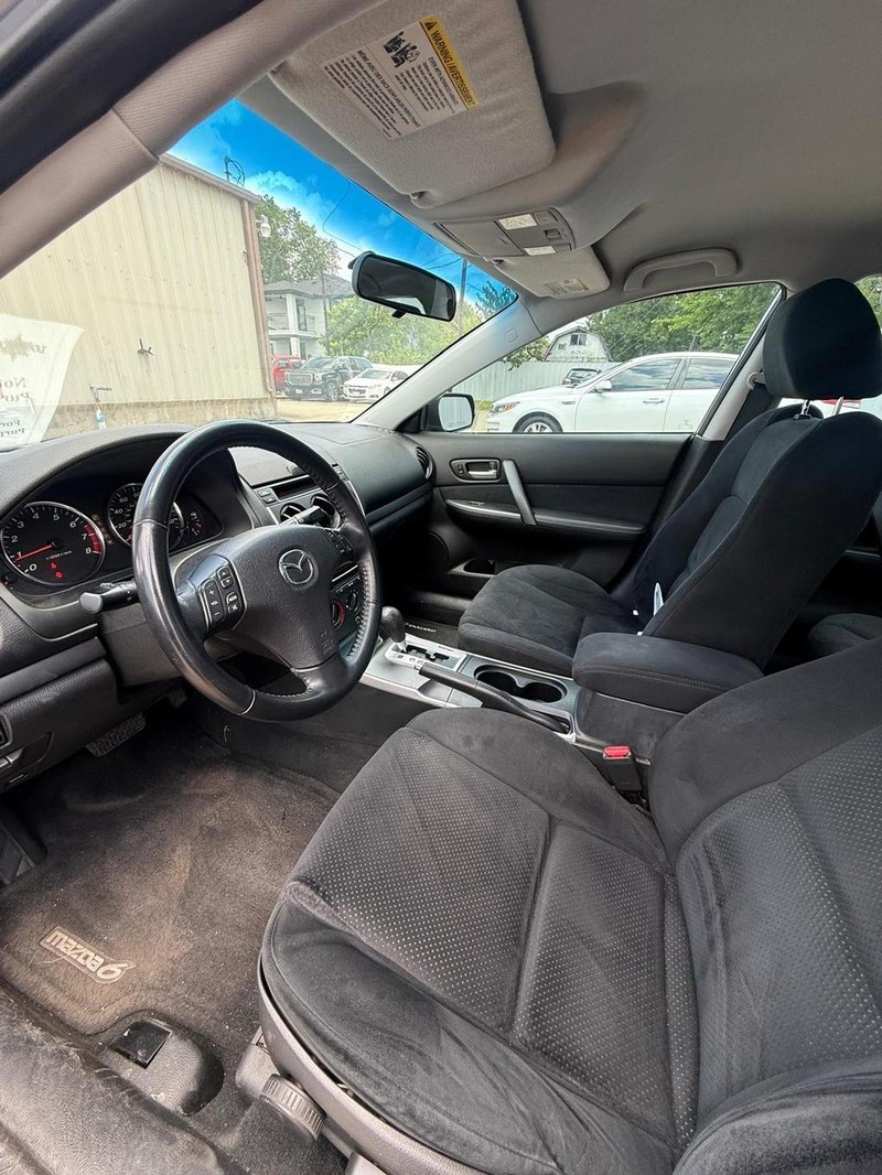 Mazda MAZDA6 Vehicle Full-screen Gallery Image 07