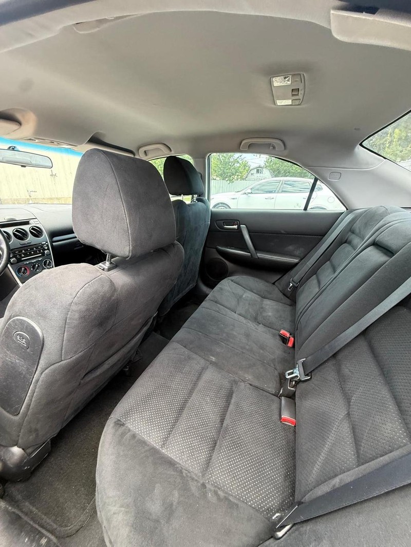 Mazda MAZDA6 Vehicle Full-screen Gallery Image 08