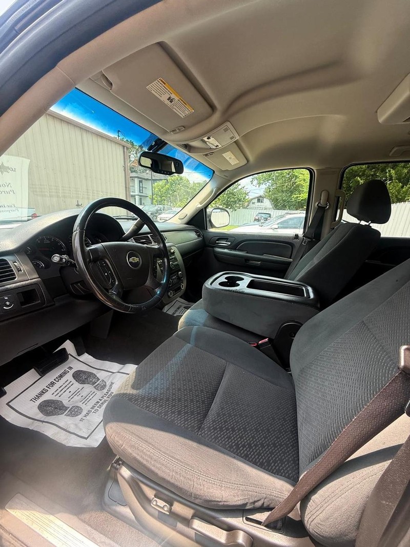 Chevrolet Tahoe Vehicle Full-screen Gallery Image 07