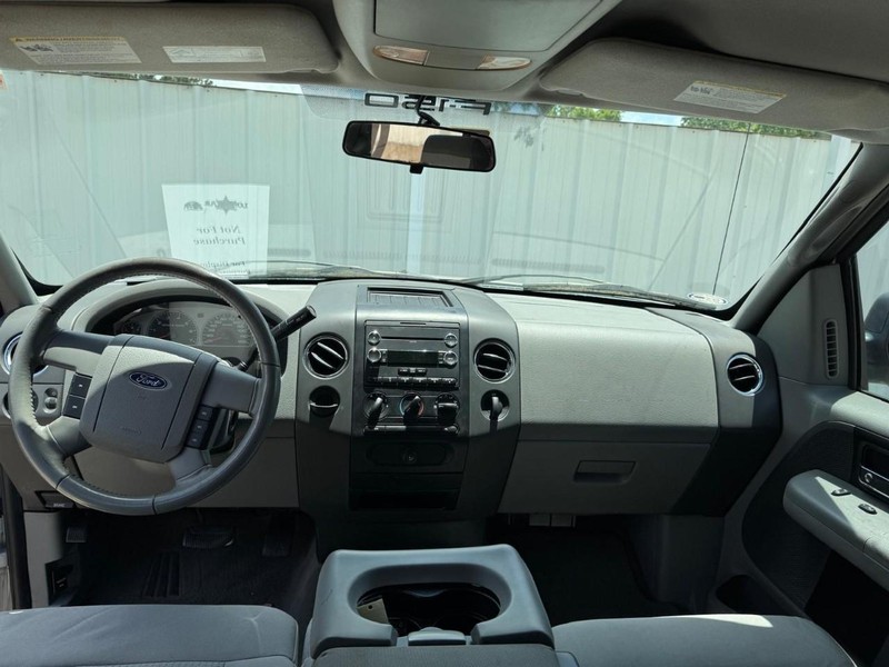 Ford F-150 Vehicle Full-screen Gallery Image 10