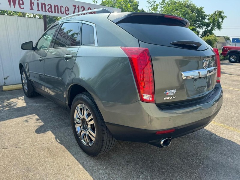 Cadillac SRX Vehicle Full-screen Gallery Image 06