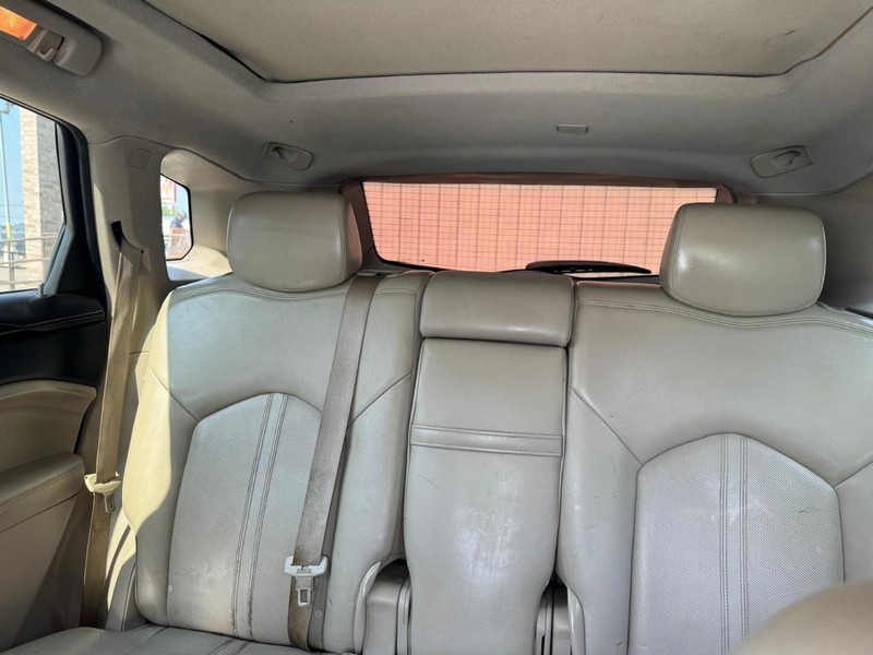 Cadillac SRX Vehicle Full-screen Gallery Image 10