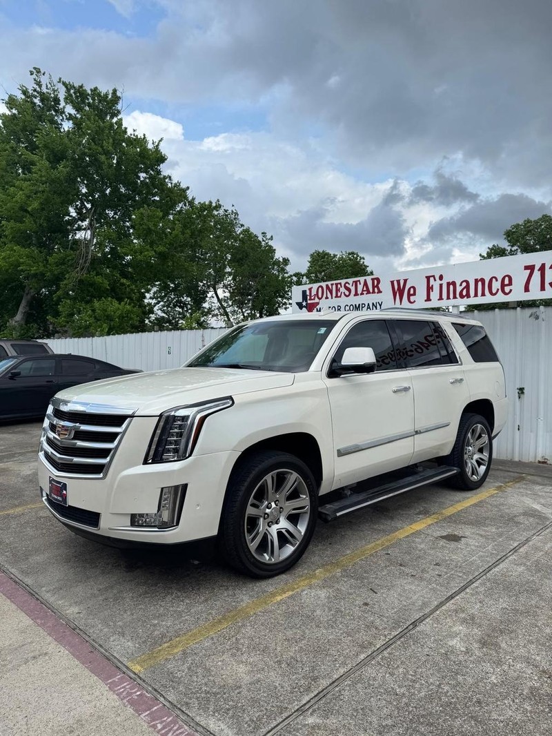 Cadillac Escalade Vehicle Full-screen Gallery Image 02