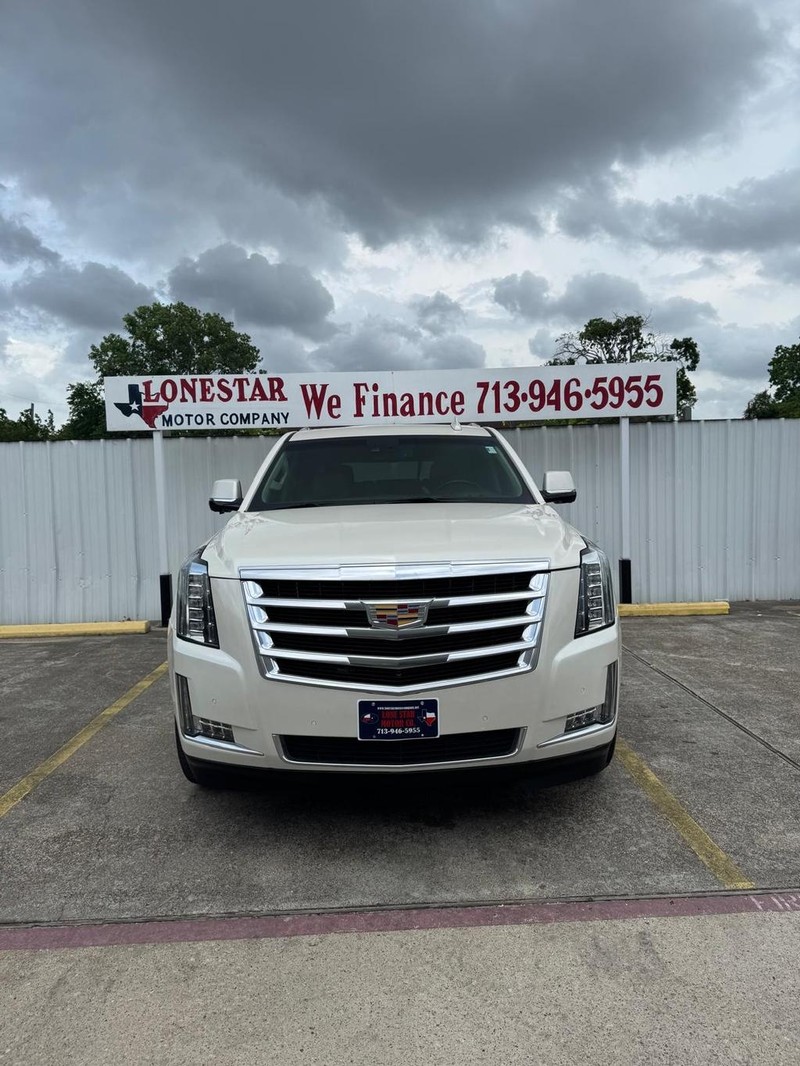 Cadillac Escalade Vehicle Full-screen Gallery Image 03