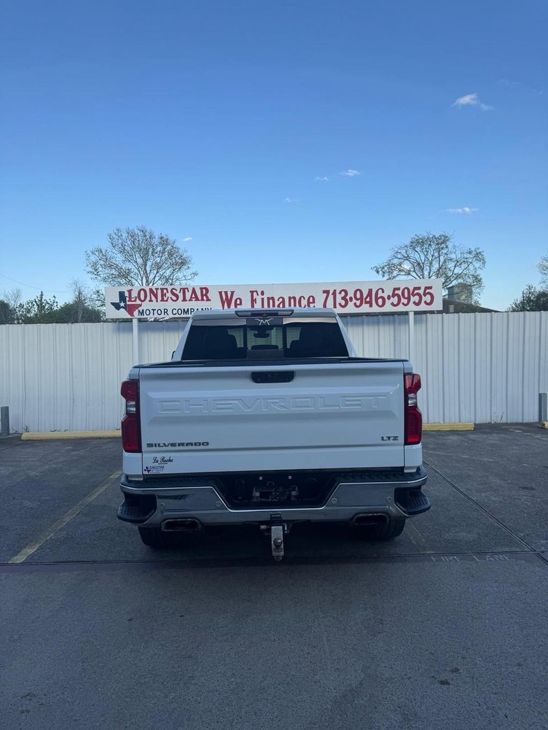 Chevrolet Silverado 1500 Vehicle Full-screen Gallery Image 04