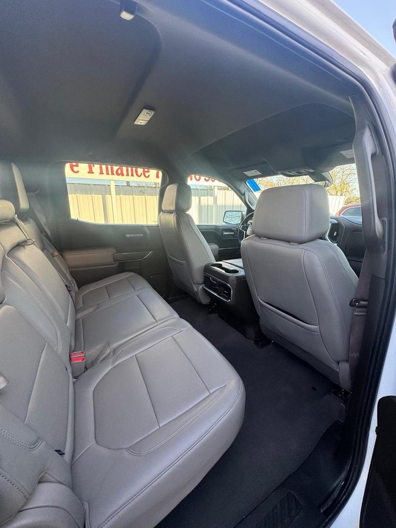 Chevrolet Silverado 1500 Vehicle Full-screen Gallery Image 09