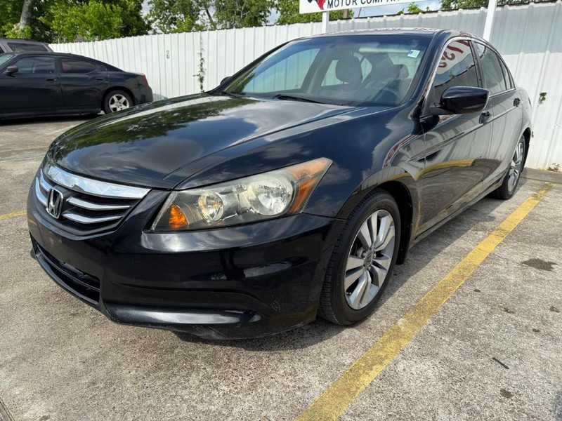 Honda Accord Sedan Vehicle Full-screen Gallery Image 02