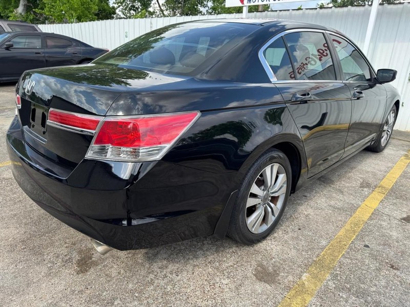 Honda Accord Sedan Vehicle Full-screen Gallery Image 05