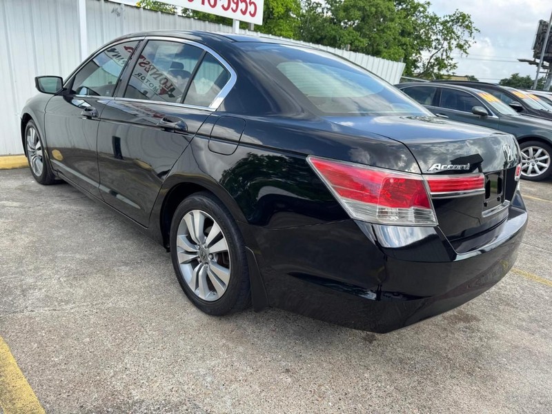 Honda Accord Sedan Vehicle Full-screen Gallery Image 06