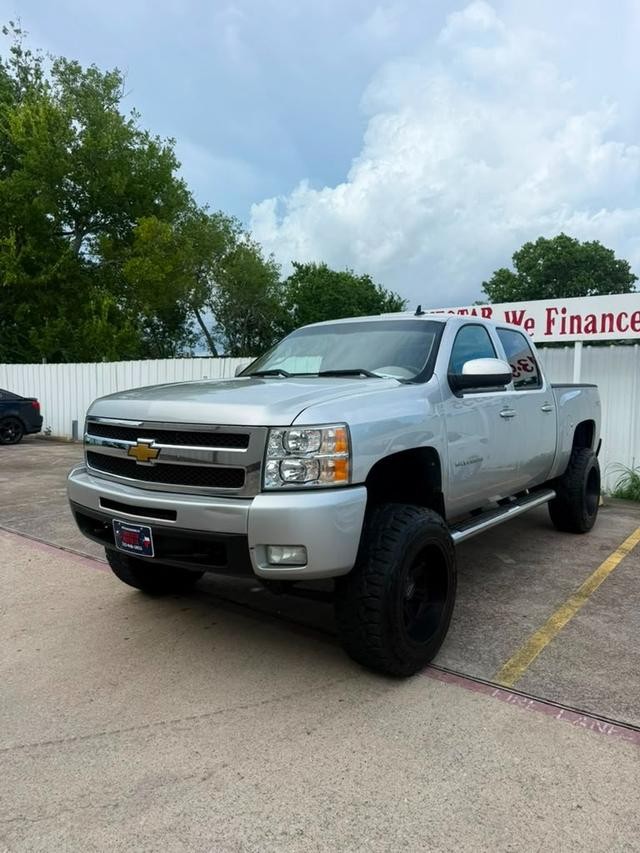 Chevrolet Silverado 1500 Vehicle Full-screen Gallery Image 02