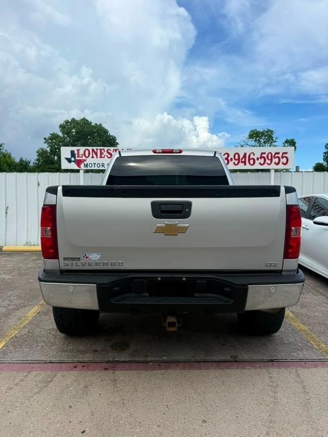 Chevrolet Silverado 1500 Vehicle Full-screen Gallery Image 04