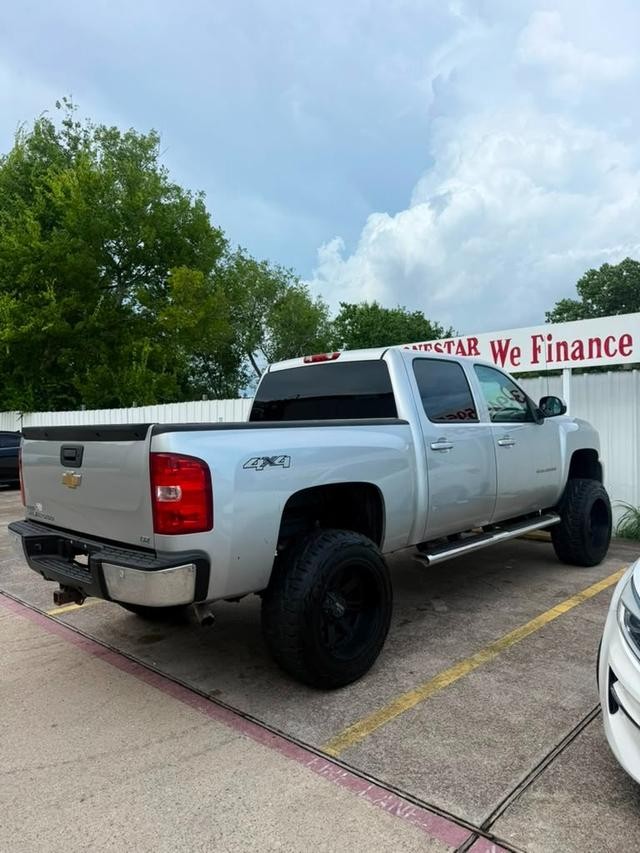 Chevrolet Silverado 1500 Vehicle Full-screen Gallery Image 05