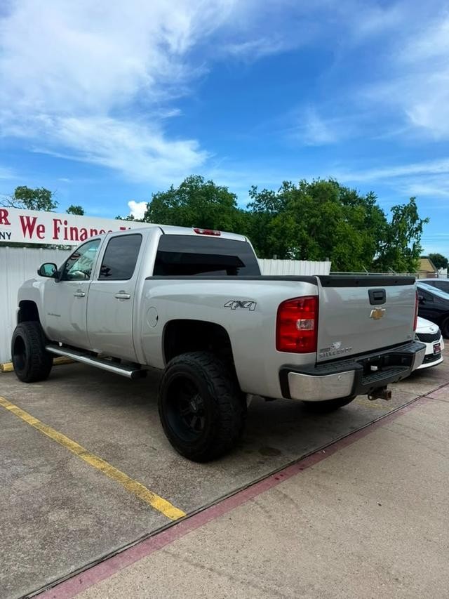 Chevrolet Silverado 1500 Vehicle Full-screen Gallery Image 06