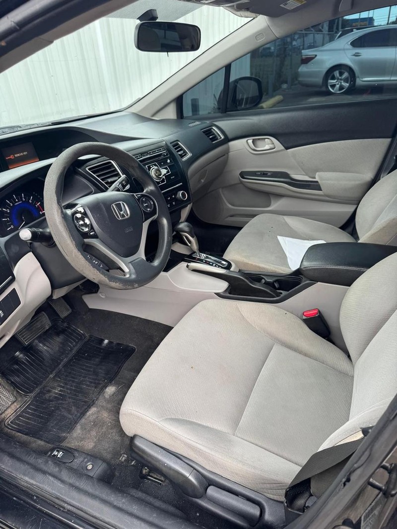 Honda Civic Sedan Vehicle Full-screen Gallery Image 09