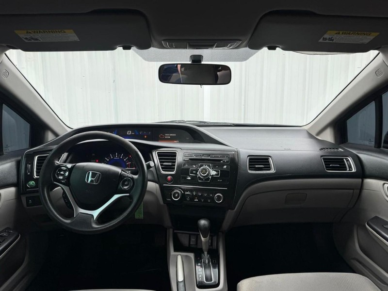 Honda Civic Sedan Vehicle Full-screen Gallery Image 10