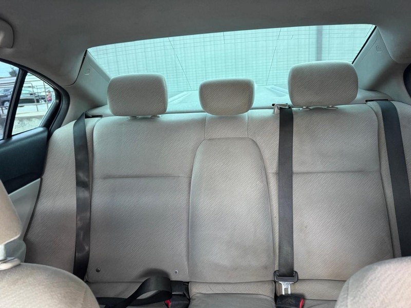 Honda Civic Sedan Vehicle Full-screen Gallery Image 11