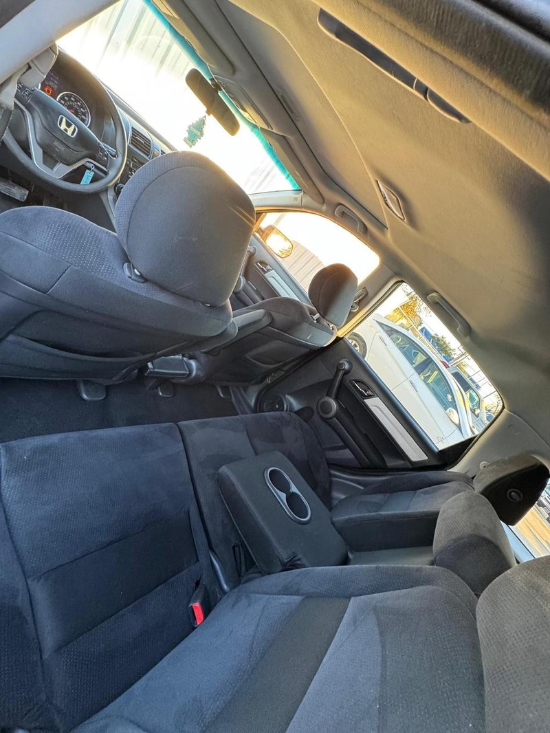 Honda CR-V Vehicle Full-screen Gallery Image 09