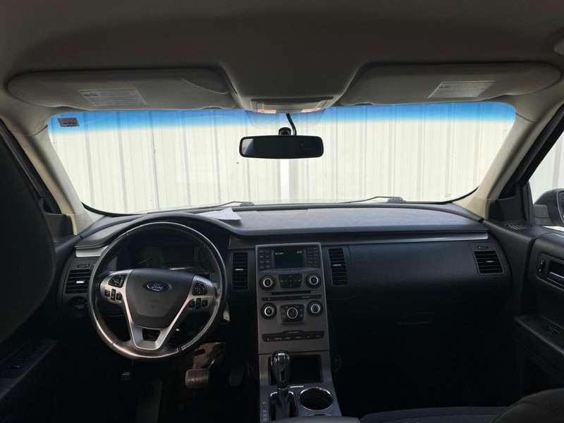 Ford Flex Vehicle Full-screen Gallery Image 10