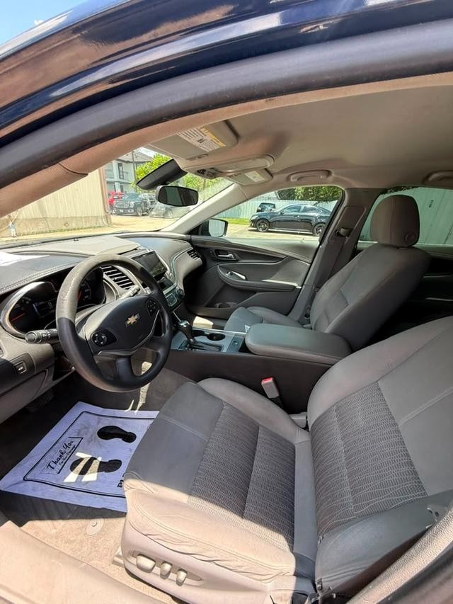 Chevrolet Impala Vehicle Full-screen Gallery Image 07