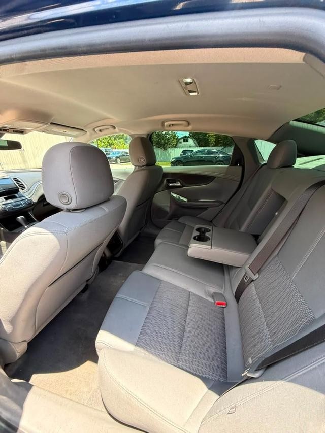 Chevrolet Impala Vehicle Full-screen Gallery Image 08