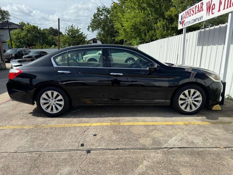 Honda Accord Sedan Vehicle Full-screen Gallery Image 07