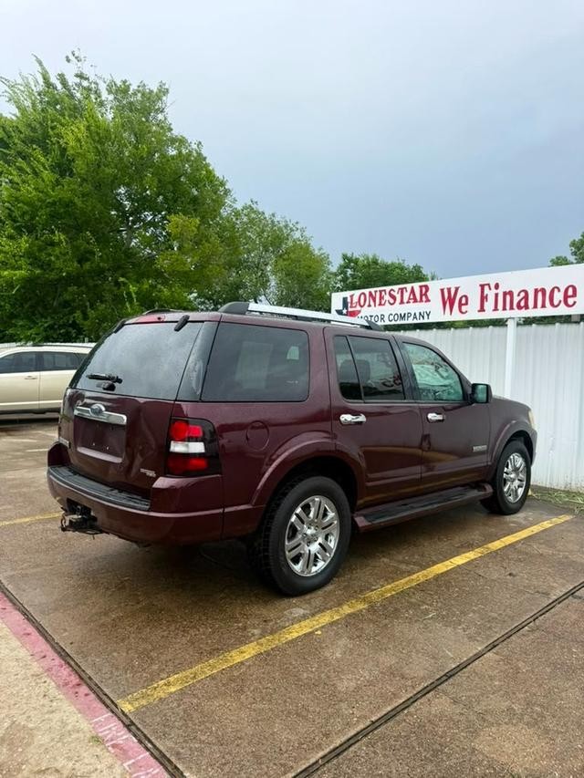 Ford Explorer Vehicle Full-screen Gallery Image 05
