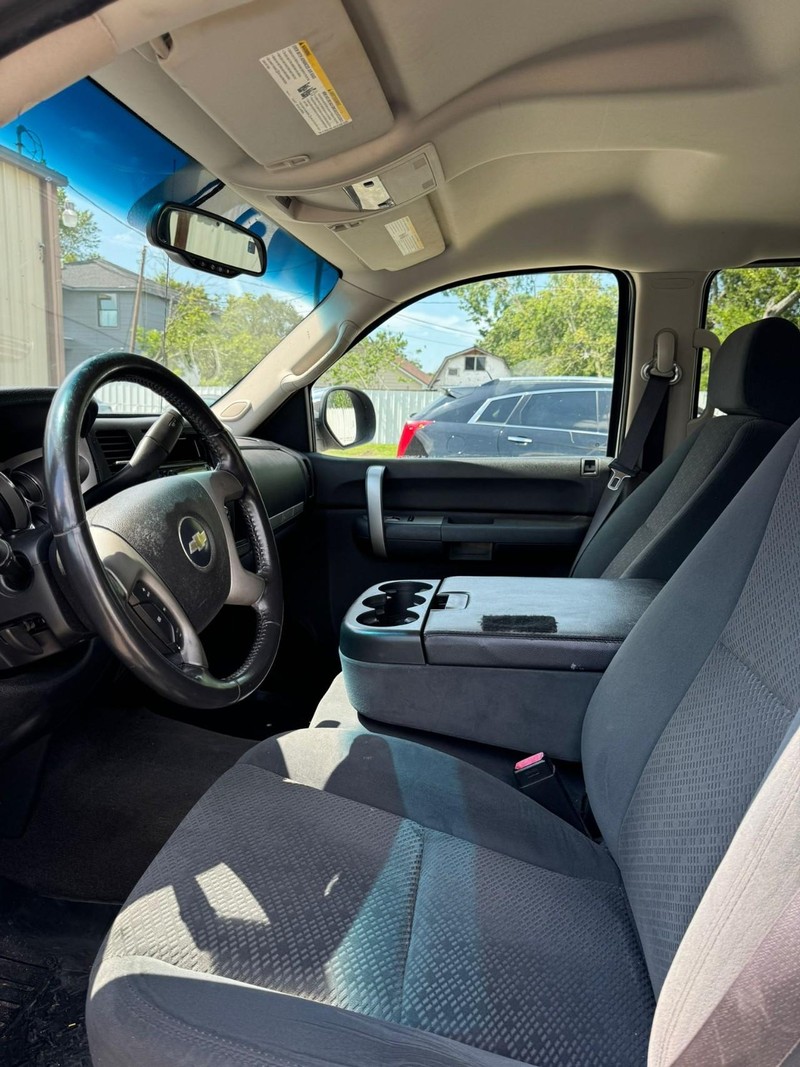Chevrolet Silverado 1500 Vehicle Full-screen Gallery Image 09