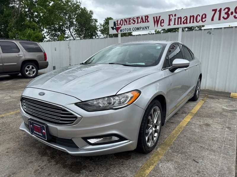 Ford Fusion Vehicle Full-screen Gallery Image 02