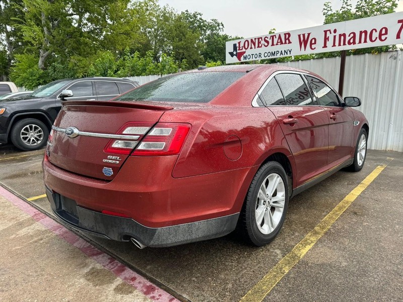 Ford Taurus Vehicle Full-screen Gallery Image 05
