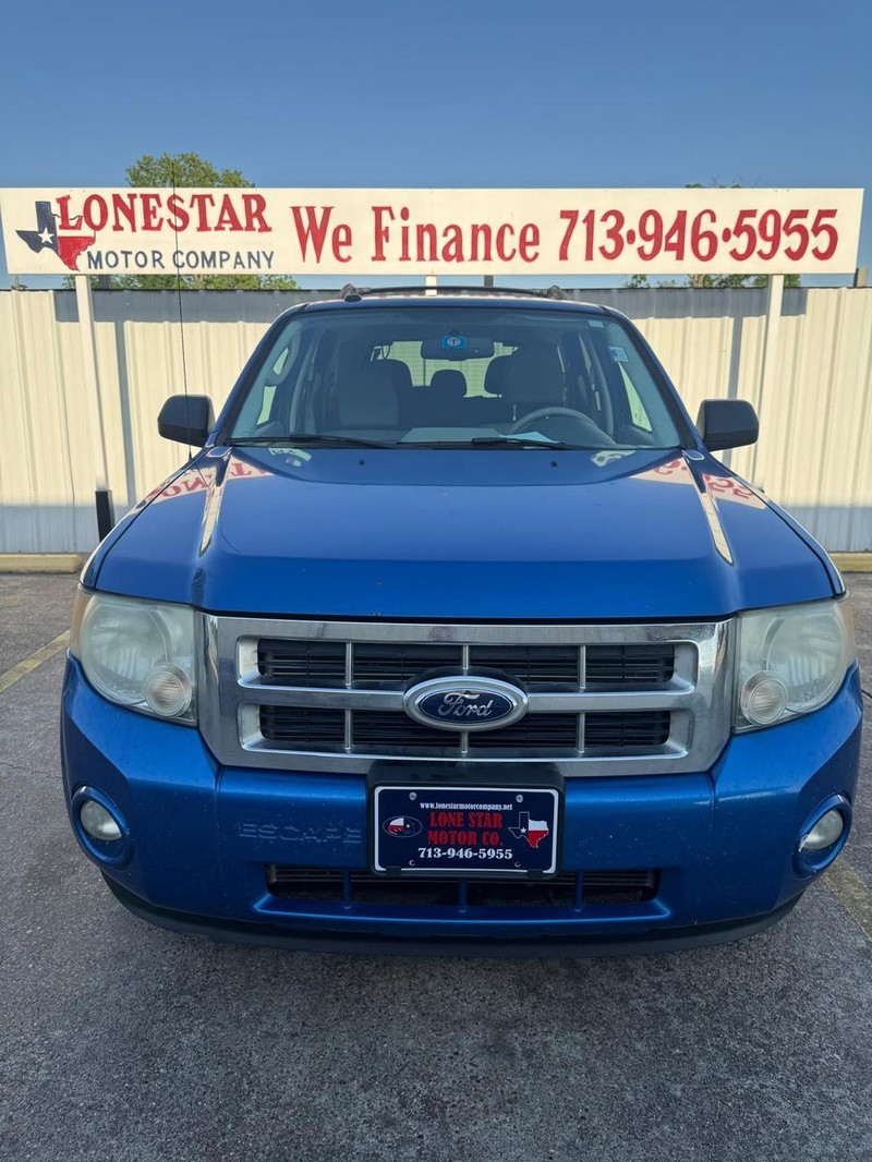 Ford Escape Vehicle Full-screen Gallery Image 03
