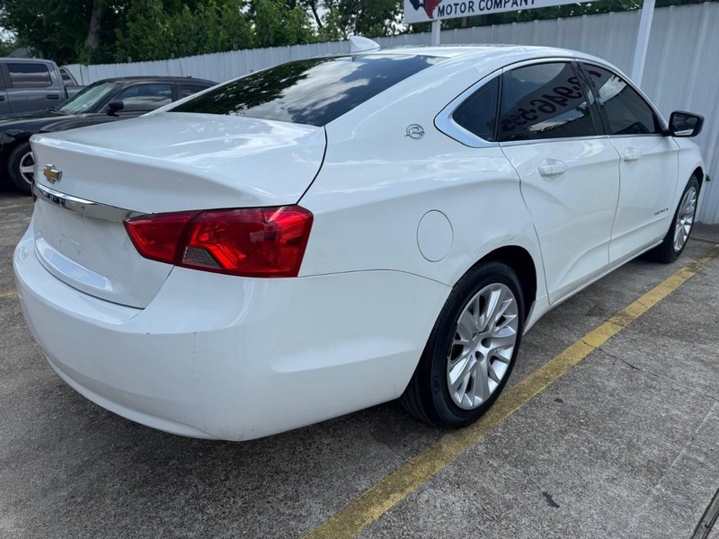 Chevrolet Impala Vehicle Full-screen Gallery Image 06