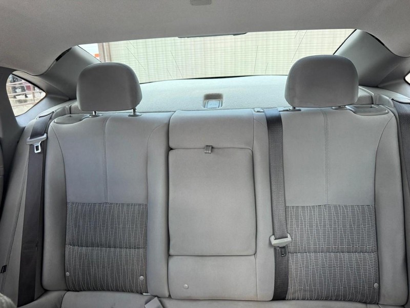 Chevrolet Impala Vehicle Full-screen Gallery Image 09