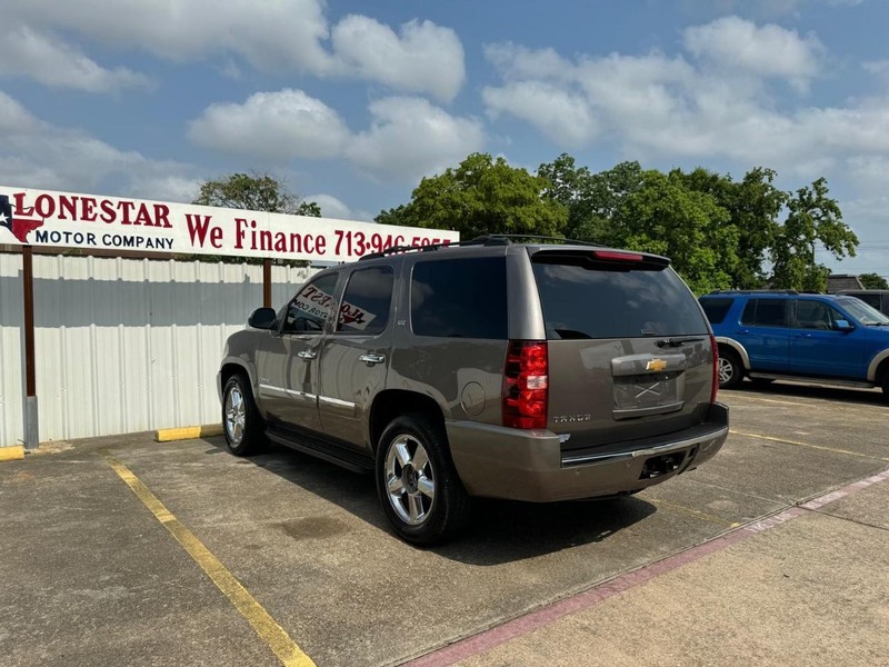 Chevrolet Tahoe Vehicle Full-screen Gallery Image 05