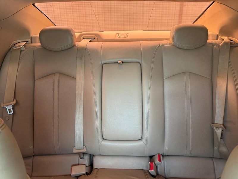 Cadillac CTS Sedan Vehicle Full-screen Gallery Image 11