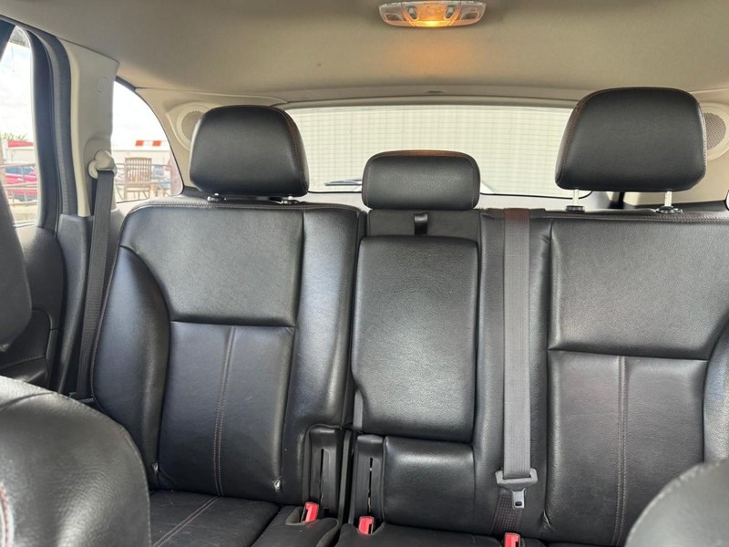 Ford Edge Vehicle Full-screen Gallery Image 10