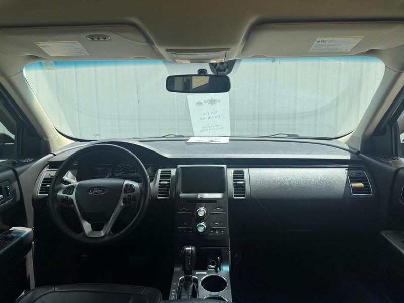 Ford Flex Vehicle Full-screen Gallery Image 09