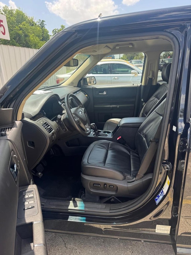 Ford Flex Vehicle Full-screen Gallery Image 10