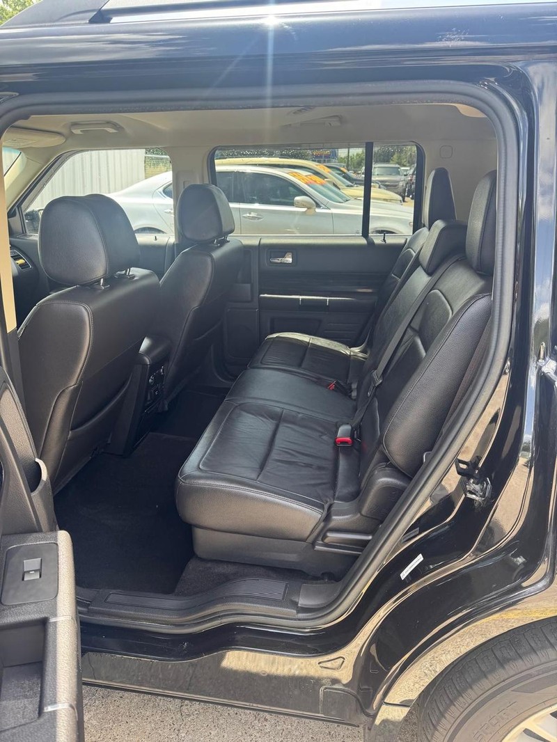 Ford Flex Vehicle Full-screen Gallery Image 11
