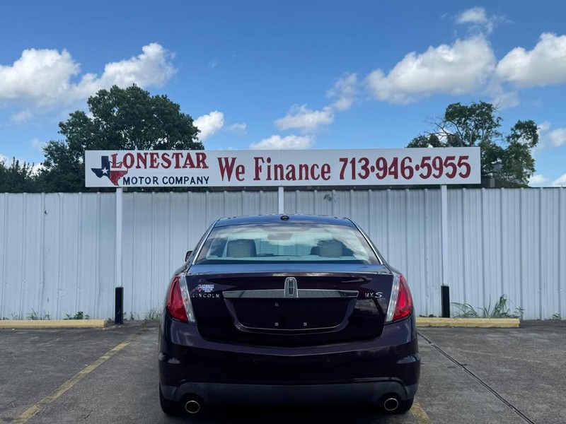 Lincoln MKS Vehicle Full-screen Gallery Image 04