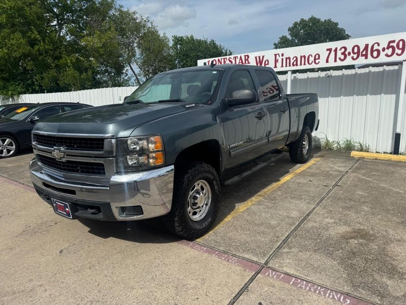 Chevrolet Silverado 2500HD Vehicle Full-screen Gallery Image 02