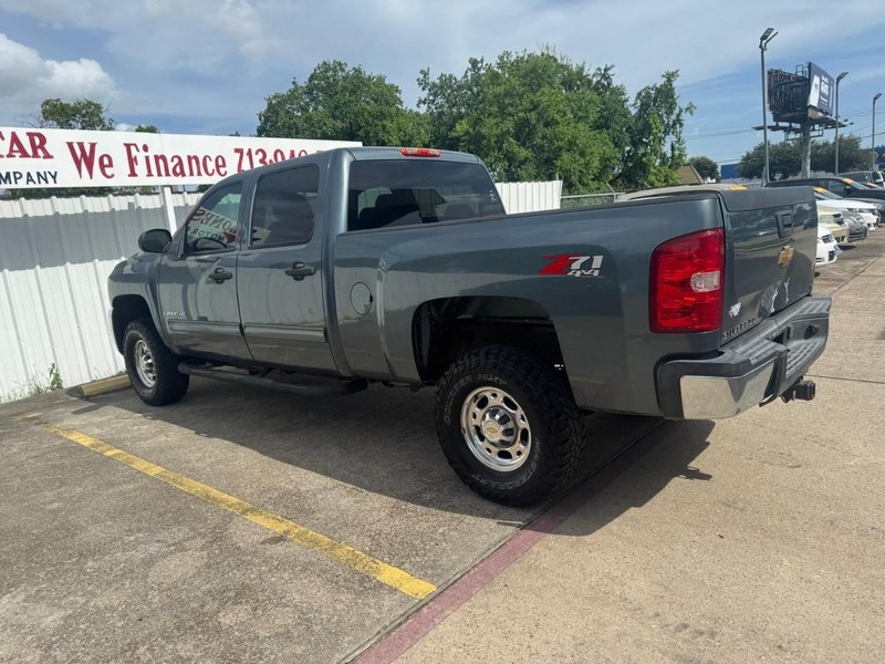Chevrolet Silverado 2500HD Vehicle Full-screen Gallery Image 05
