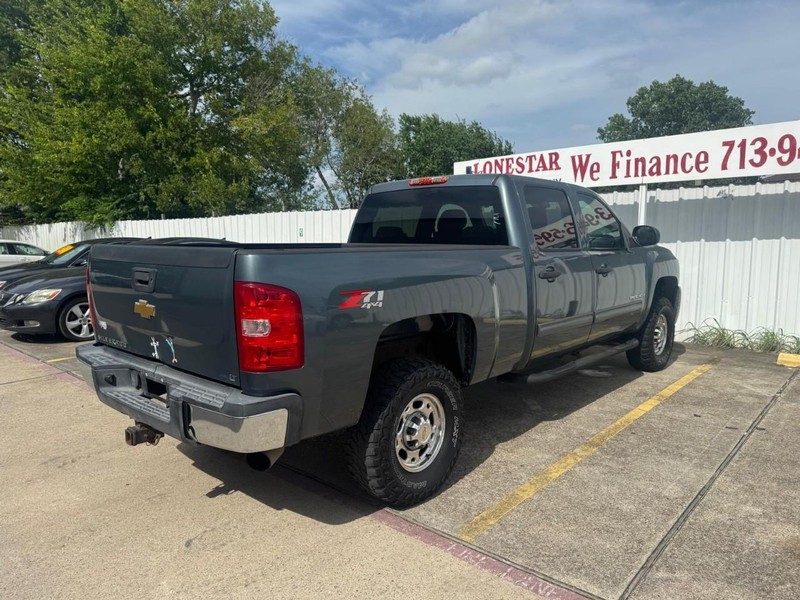 Chevrolet Silverado 2500HD Vehicle Full-screen Gallery Image 06